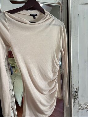 Express Women's Cream Ruched Long-Sleeve Top